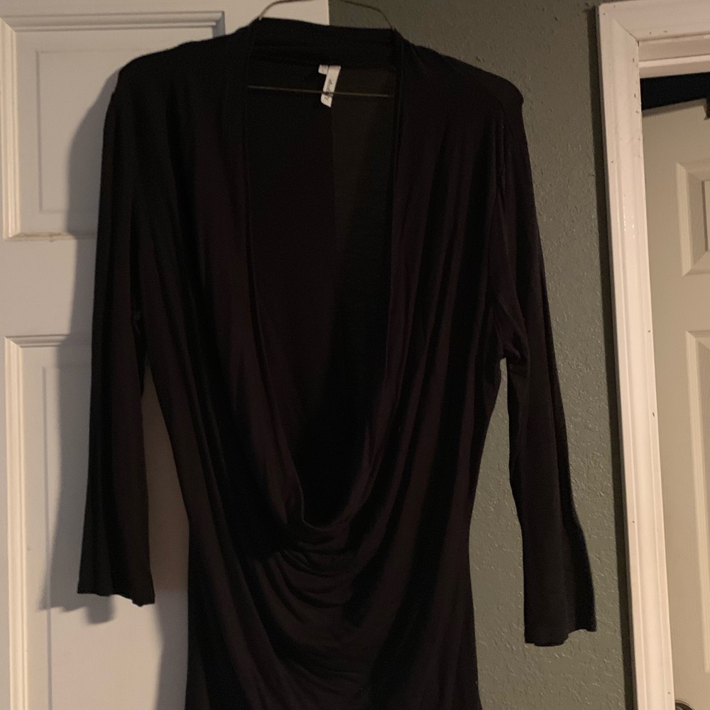 3/4 sleeve with draped neck
